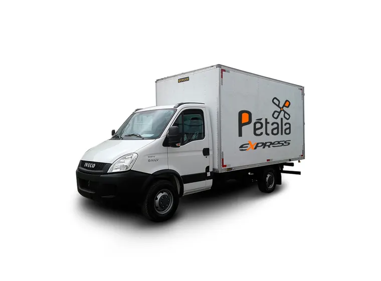 Iveco Daily da frota Pétala Express para entregas de flores e plantas